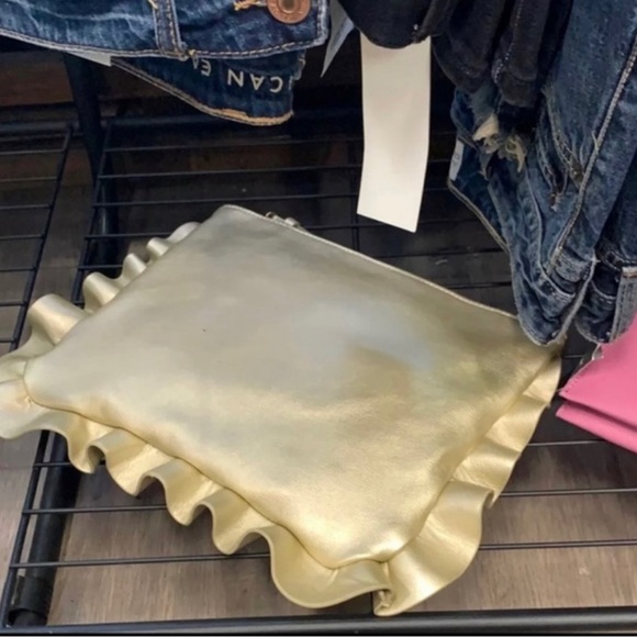 SOLE SOCIETY GOLD CLUTCH - Picture 2 of 5